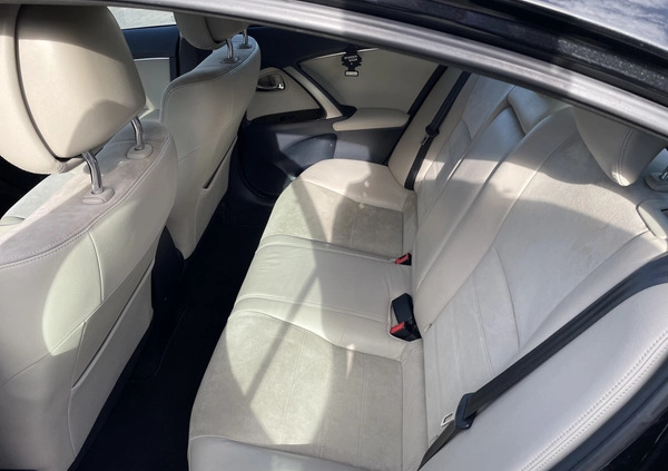 Toyota Avensis cena 31900 przebieg: 199900, rok produkcji 2012 z Wrocław małe 326